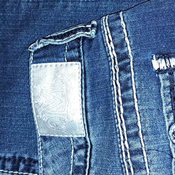 Maurices Premium Denim Capris. Size 7/8 Regular. - Picture 5 of 10